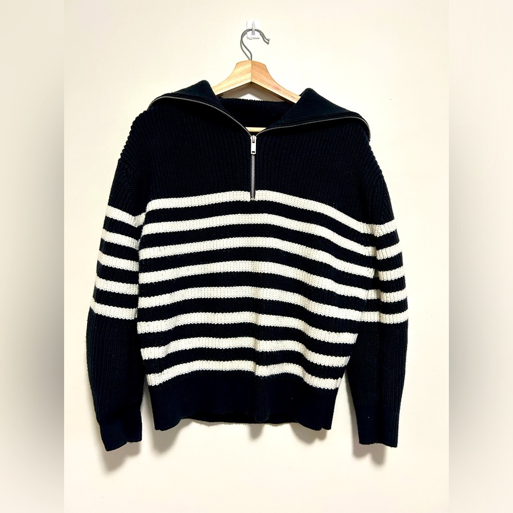 Stripes Sweater 63%Wool  and 37% cotton. size large excellent condition